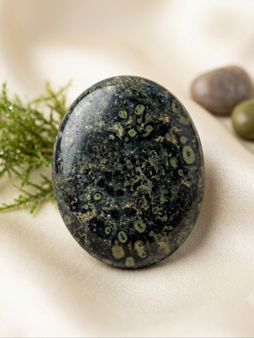 Kambaba Jasper Crystal Palm Stone